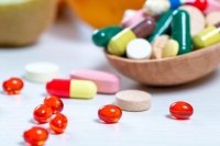 لماذا تختلف ألوان كبسولات وأقراص الأدوية؟