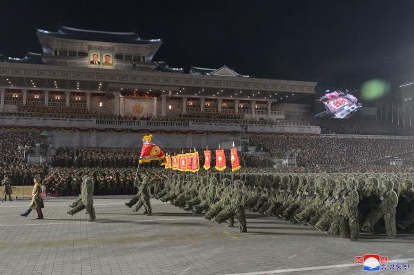 جانب من عرض عسكري ضخم أقامته كوريا الشمالية - رويترز