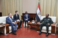 رئيس المجلس السيادي السوداني خلال لقائه بوزير الخارجية الروسي - اليوم