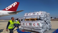 مساعدات الإنقاذ الإماراتية على مدرج مطار دمشق لمساعدة ضحايا الزلزال المدمر الذي ضرب المنطقة التركية السورية- د ب أ 