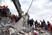 زلزال تركيا.. إنقاذ امرأتين بعد 122 ساعة تحت الأنقاض