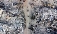 أثار دمار رهيب خلفها الزلزال في عدد من المدن السورية والتركية - د ب أ