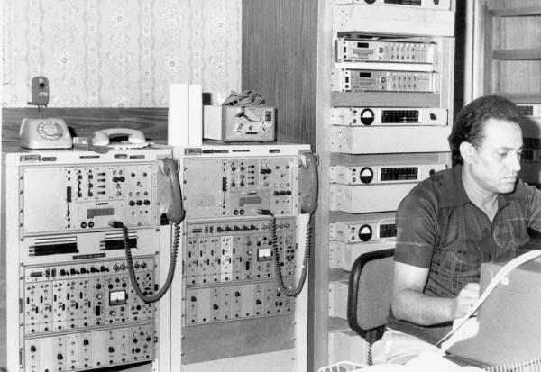 من راديو خاص إلى كتابة التاريخ.. كواليس تطور الإذاعة السعودية