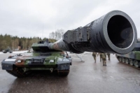 الحكومة الألمانية وعدت أوكرانيا بتسليمها 14 دبابة - د ب أ