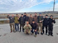 أوكرانيا تعيد 101 جندي أسير إلى روسيا