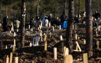 المقابر تمتلئ بجثامين ضحايا الزلزال في تركيا وسوريا - ريترز