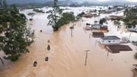  566 شخصًا فقدوا منازلهم بعد هطول أمطار والفيضانات - رويترز