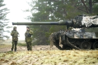 ألمانيا بدأت تدريب جنود أوكرانيا على استخدام دباباتها القتالية - رويترز