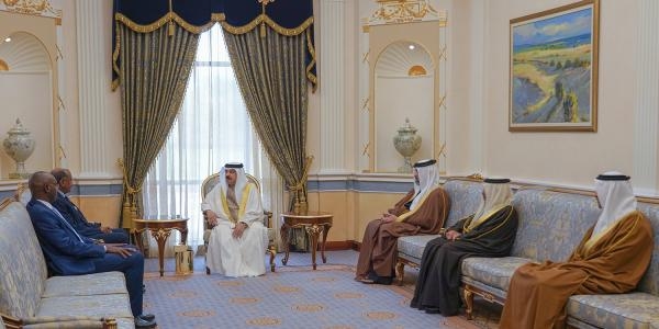 ملك مملكة البحرين يستقبل وزير خارجية السودان بقصر القضيبية - اليوم