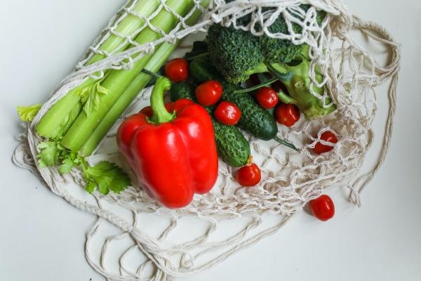 تساعد الخضراوات الخضراء على تقليل أضرار الدماغ - مشاع إبداعي