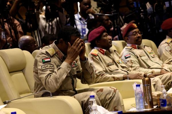 حميدتي بعد خطاب أعلن فيه يوم الأحد عن ولائه للجيش السوداني - رويترز