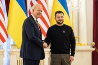 الرئيس الأوكراني فولوديمير زيلينسكي يستقبل بايدن في القصر الرئاسي- د ب أ