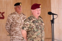 العاهل الأردني الملك عبد الله الثاني أثناء زيارته إحدى كتائب الجيش الأردني- د ب أ