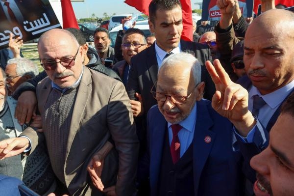 رئيس حركة النهضة يصل إلى محكمة لاستجوابه في تونس العاصمة - رويترز