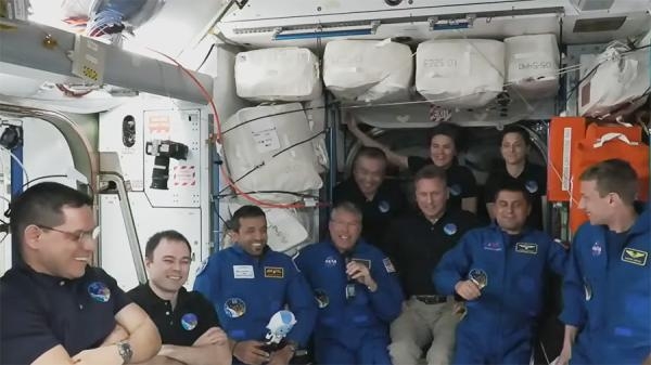 وصول طاقم أمريكي روسي إماراتي إلى محطة الفضاء الدولية