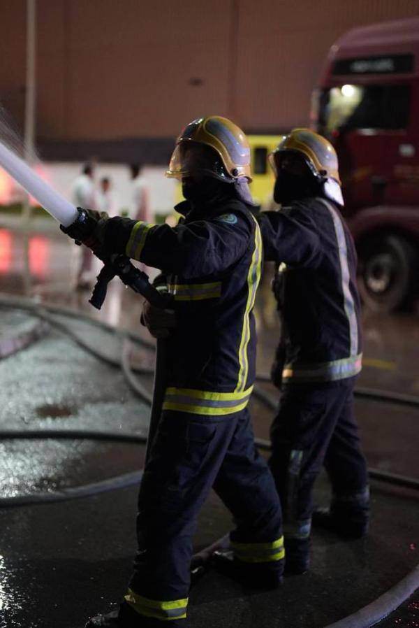 «مدني الدمام» يعلن نجاح إخماد حريق بمستودع في الصناعية الأولى