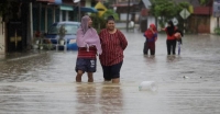 فيضانات في جنوب ماليزيا تجبر 40 ألف شخص على الفرار من منازلهم - رويترز 