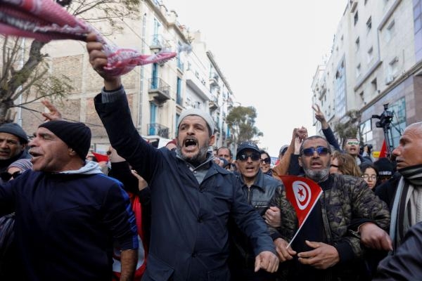 احتجاجات في شوارع وسط تونس اعتراضًا على الاعتقالات - رويترز