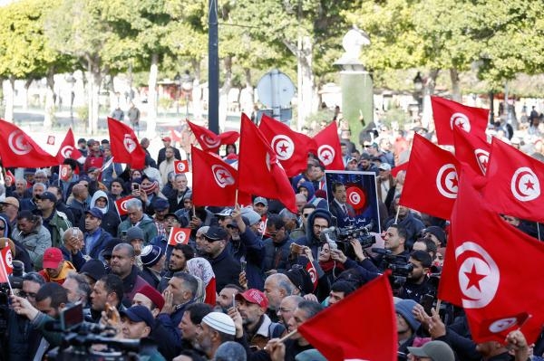 المئات في شوارع تونس احتجاجًا على الاعتقالات
