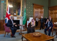وزير الخارجية ونظيره البريطاني يستعرضان سبل تعزيز الشراكة