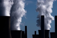 مطالبات بتقليل انبعاثات الكربون مع عودة محطات الكهرباء التي تعمل بالفحم - د ب أ
