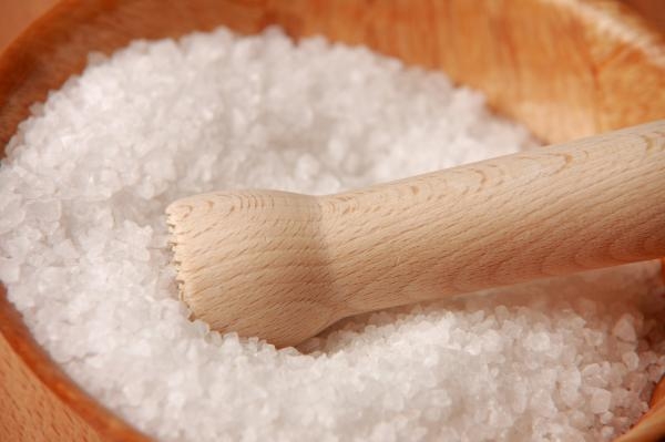 الملح يجعل جسمك يحتفظ بالماء - مشاع إبداعي