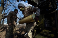 عشرات الصواريخ الروسية تضرب مدنًا أوكرانية من جديد.. ماذا يحدث هناك؟