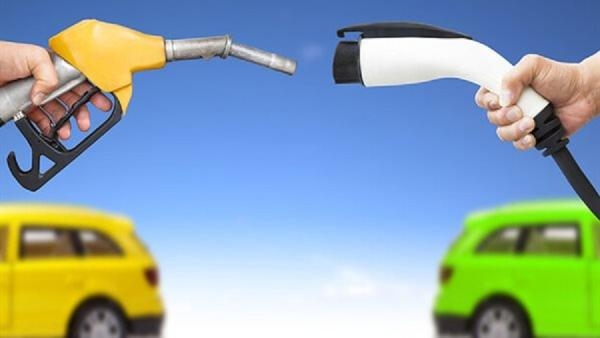 اختبار جديد يظهر تفوق الوقود الكهربائي على البنزين