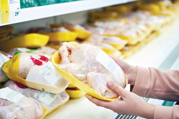 تراجع أسعار الدجاج المجمد المحلي وارتفاع المستورد