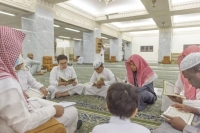 خلال شهر رمضان.. 127 حلقة لتلاوة وحفظ ومراجعة القرآن الكريم في المسجد الحرام