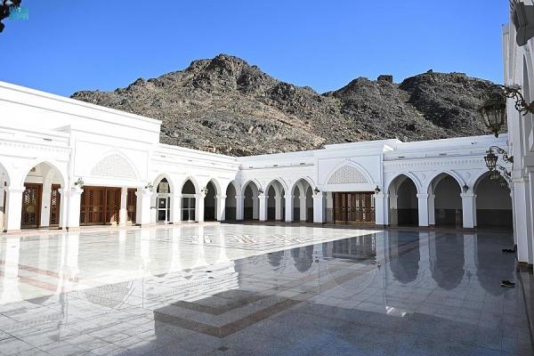 أكبر المساجد السبعة يعرف بمسجد الأحزاب أو المسجد الأعلى - واس