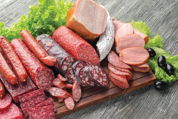 اللحوم المصنعة تسبب العطش خلال الصيام - مشاع إبداعي