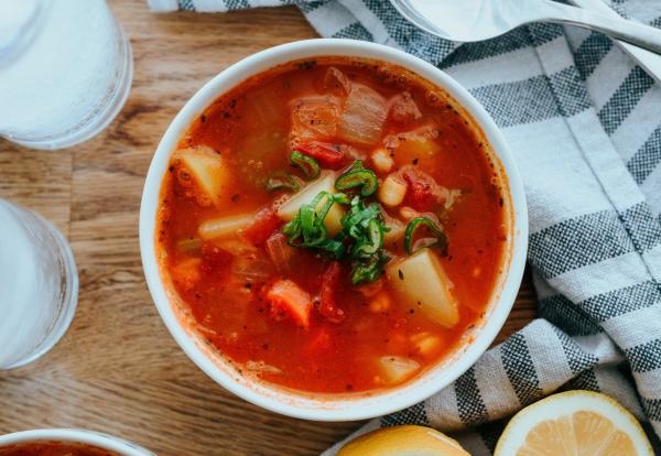 يجب أن يكون طبق الحساء مليء بالأطعمة الغنية بالعناصر الغذائية - مشاع إبداعي