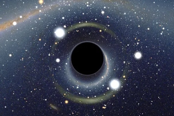 30 مليار ضعف كتلة الشمس.. علماء فلك فى بريطانيا يكتشفون ثقبا أسود