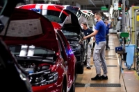  تصنيع قرابة 3.79 مليون مركبة في ألمانيا في 2023 - رويترز