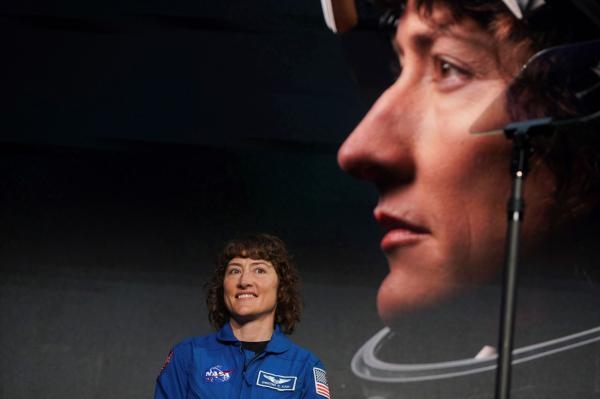 كريستينا كوخ ، أحد أفراد طاقم مهمة الفضاء Artemis II - رويترز