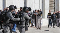 قوات الاحتلال تواصل مساعدة المستوطنين على اقتحام الأقصى - رويترز
