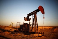 لم يطرأ تغير يذكر على أسعار النفط في التعاملات المبكرة اليوم الأربعاء - رويترز