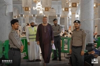  إجراءات للتأكد من تصاريح الاعتكاف إلكترونيًا في المسجد الحرام - حساب رئاسة شؤون الحرمين على تويتر