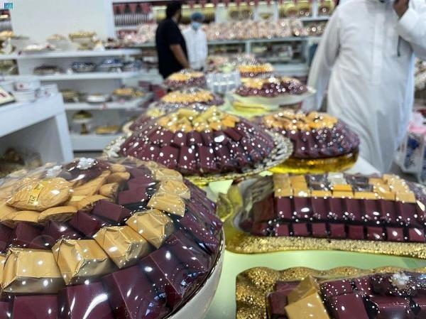 العيد ينعش مبيعات الحلوى في العاصمة المقدسة - واس