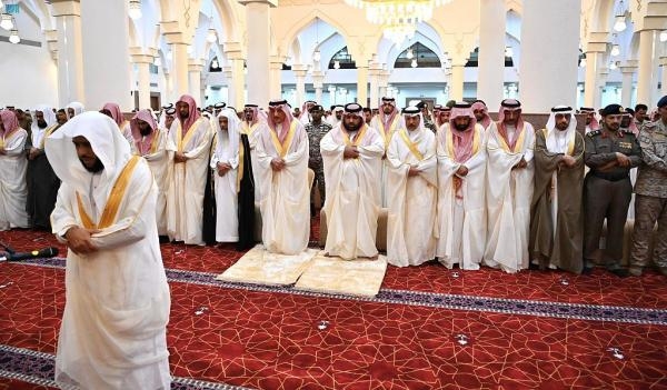المسلمون يؤدون صباح اليوم صلاة عيد الفطر المبارك في مختلف أنحاء المملكة - واس