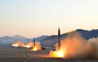 تعهد الرئيس الأمريكي جو بايدن بحماية كوريا الجنوبية، من أي اعتداء نووي عليها - رويترز