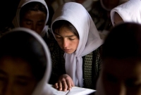 طالبان تفرض قيودا على تعليم وعمل المرأة الأفغانية - رويترز