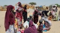 سودانيون فارون من العنف بقرب الحدود بين السودان وتشاد - رويترز