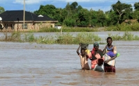 مصرع العشرات في روندا بسبب الفيضانات - موقع a news
