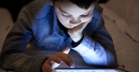 بسبب سوء استخدام الإنترنت.. الأطفال يواجهون خطر الأمراض النفسية