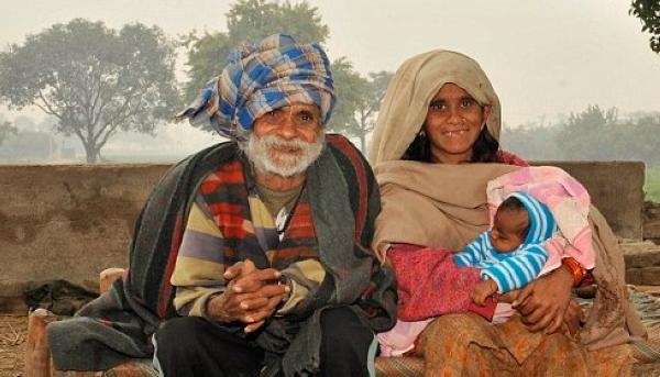الهندي رامجيت راغاف رُزق بطفله الثاني في الـ96 من عمره - مشاع إبداعي