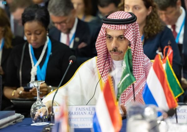 الأمير فيصل بن فرحان خلال افتتاح أعمال القمة - واس