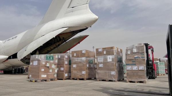 جسر الإغاثة السعودي.. الطائرة السادسة تغادر لمساعدة الشعب السوداني