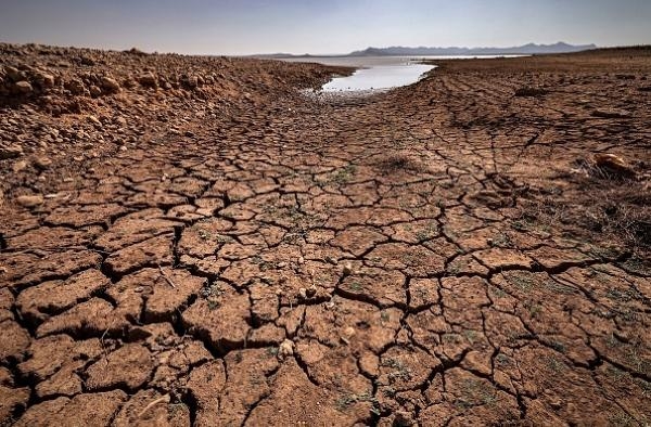 دراسة تحذر : جفاف نصف بحيرات العالم الكبيرة بسبب تغير المناخ